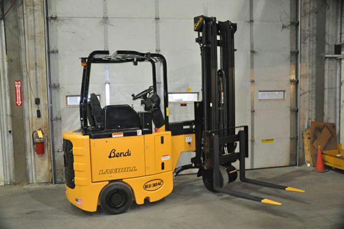 B330AC FORKLIFT 2