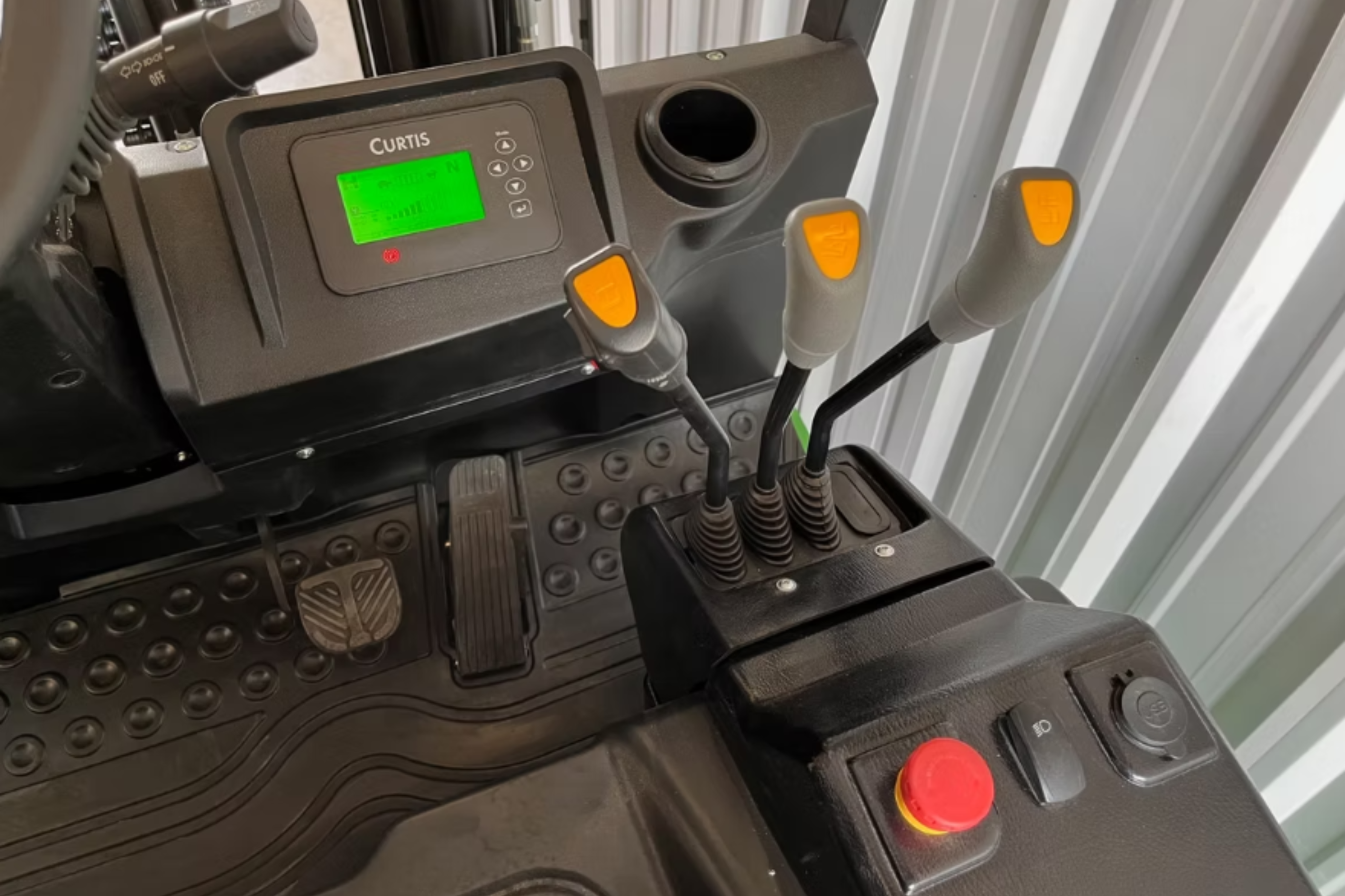 NOBLELIFT FE4P50N _ DRIVER SIDE